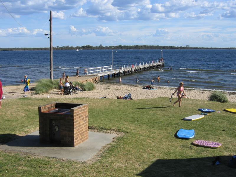 Metung - Beach and jetty, western end of Kurnai Avenue: Jetty