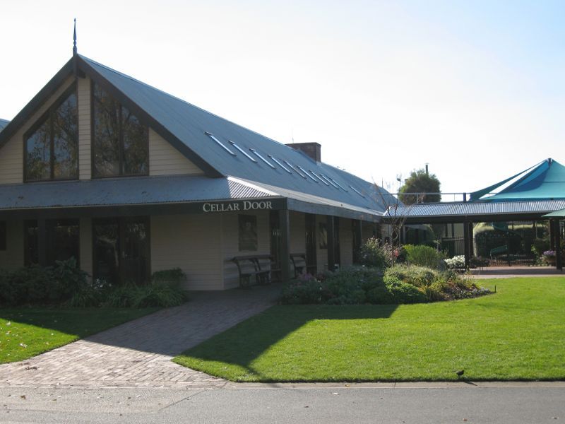 Milawa - Brown Brothers Milawa Vineyard, Bobinawarrah Road: Cellar door