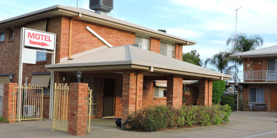 Colonial Motor Lodge