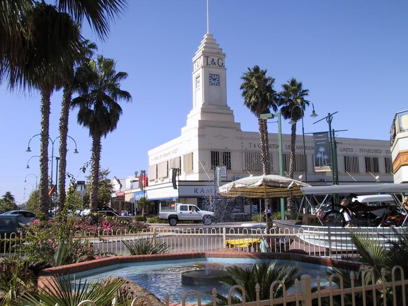 Mildura - Commercial centre and shops around Langtree Avenue: T&G Building, corner Langtree Av and 8th St