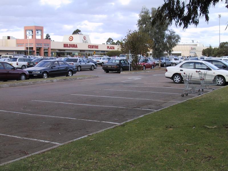 Mildura - Around Mildura: Mildura Centre Plaza
