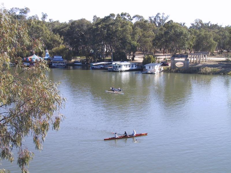 Mildura - Murray River in town - View north across Murray River from George Chaffey Bridge