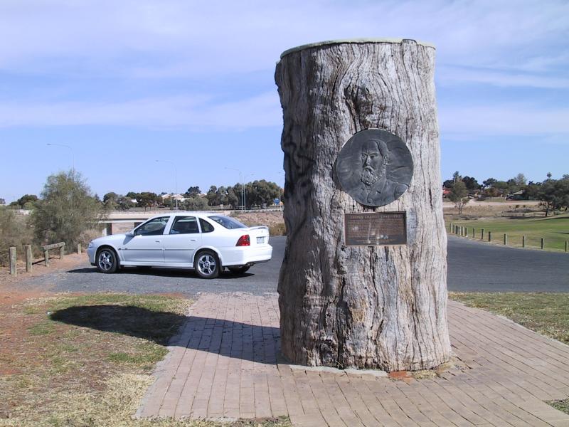 Mildura - Murray River in town: George Chaffey monument, Ornamental Lakes Park