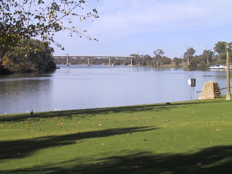 Mildura - Murray River in town: View east along Murray River towards George Chaffey Bridge