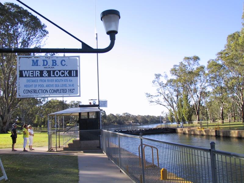 Mildura - Lock 11, Lock Island and Weir: Lock 11