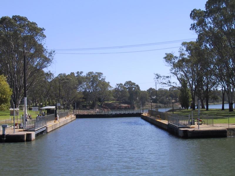 Mildura - Lock 11, Lock Island and Weir: Approaching Lock 11 from the east, on the river