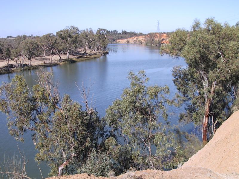 Mildura - Red Cliffs Scenic Reserve: Cliff Top Lookout, near Red Cliffs pumping station
