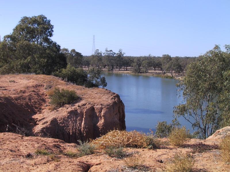 Mildura - Red Cliffs Scenic Reserve: Cliff Top Lookout, near Red Cliffs pumping station