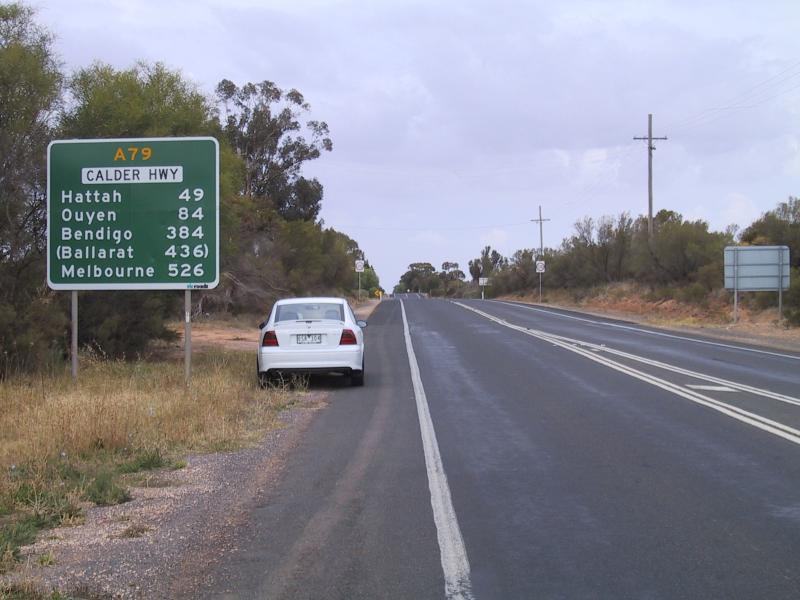 Mildura - Red Cliffs, Calder Highway: View south along Calder Hwy, south of Red Cliffs