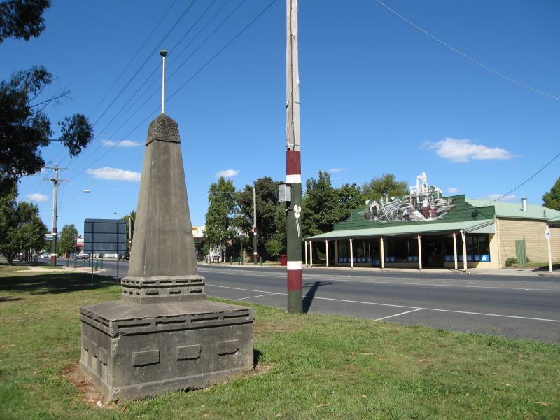 Mirboo North - Commercial centre and shops, Ridgway - View east along Ridgway at Count Strzelecki monument just east of Meeniyan Rd