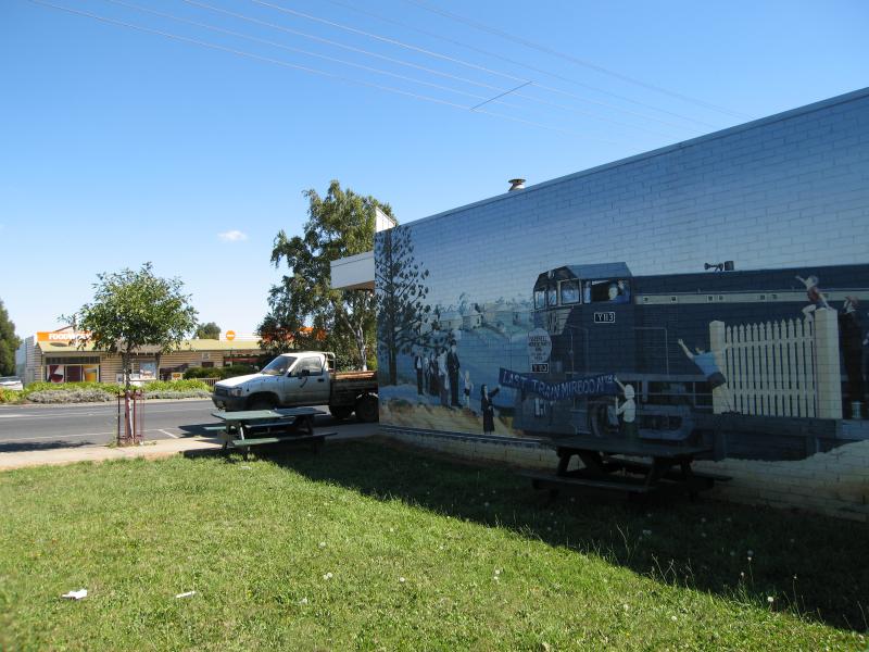 Mirboo North - Commercial centre and shops, Ridgway - Mural of last train to Mirboo North, view south across Ridgway at Peters St