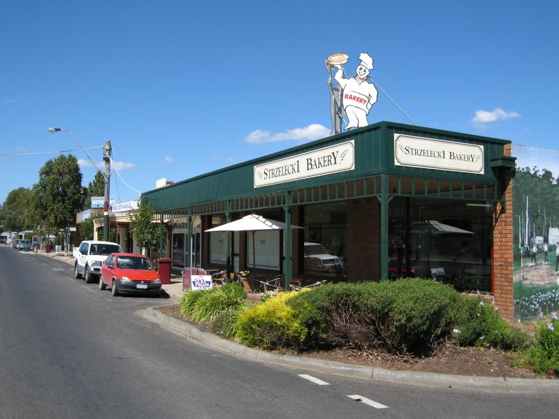 Mirboo North - Commercial centre and shops, Ridgway - Strzelecki Bakery, view east along Ridgway at Peters St