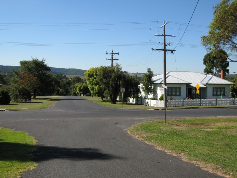 Mirboo North - Baromi Park, between Ridgway and Couper Street - View north along Balding St towards Couper St