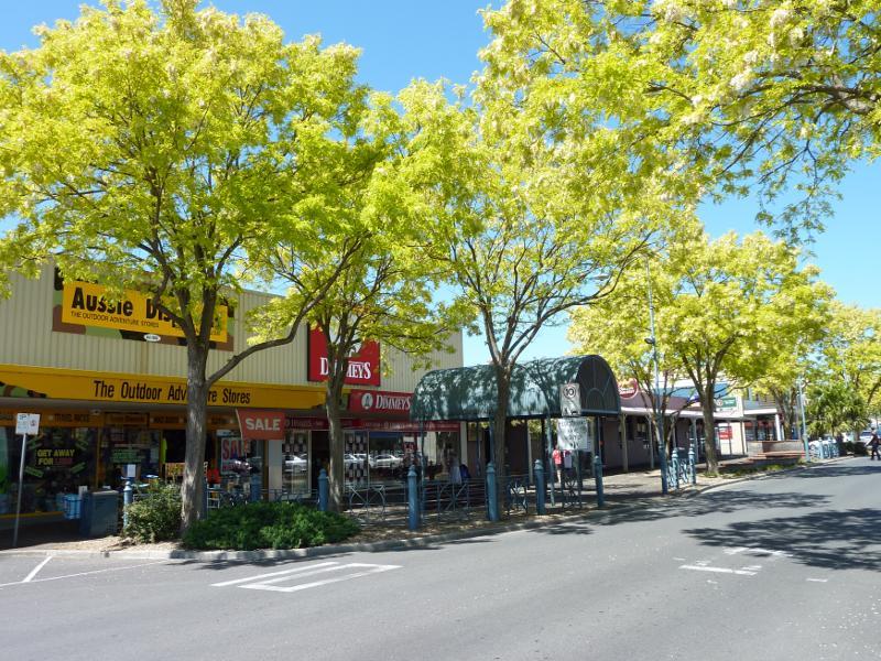 Moe photos Travel Victoria & visitor guide