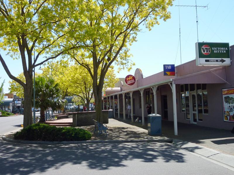 Moe - Shops and commercial Centre, Moore Street, George Street and Albert Street: Mid City Tavern, view north along Moore St