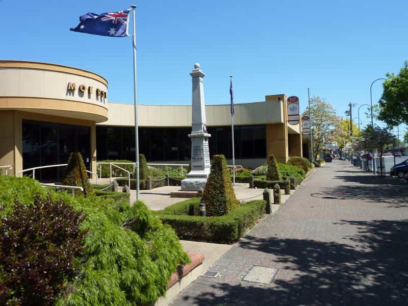 Moe - Shops and commercial Centre, Moore Street, George Street and Albert Street: View west along Albert St at Moe RSL