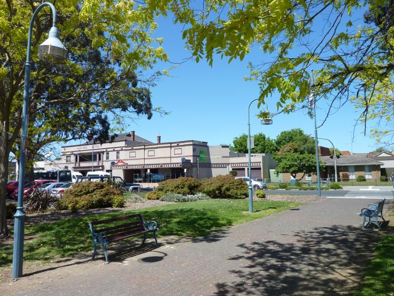 Moe - Moe railway station and surroundings: View south along walkway on east side of station towards Lloyd St