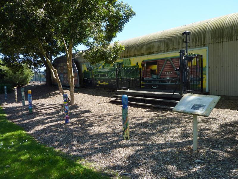 Moe - Moe railway station and surroundings: Mural on station platform facing park on west side of station