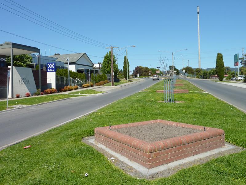 Moe - Anzac Street: View south along Anzac St at Moe Police Station towards George St