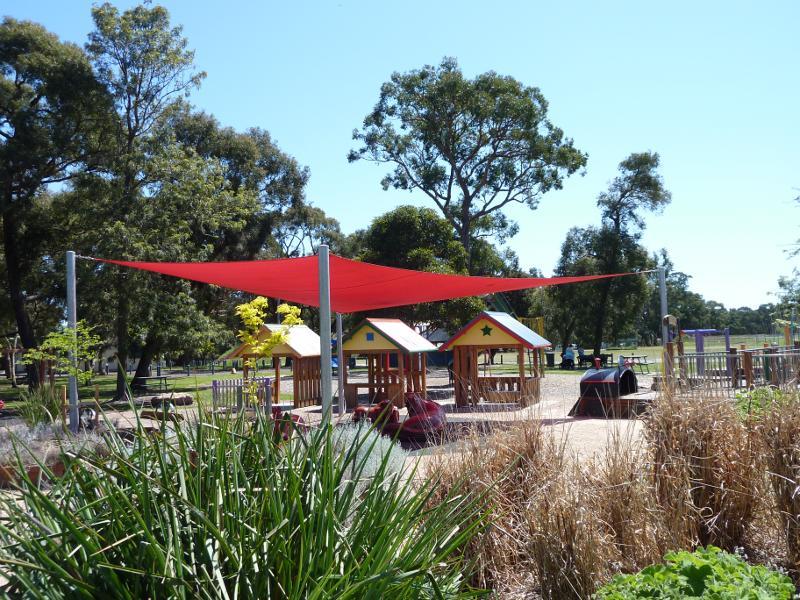 Moe - Apex Park and Lions Park, Waterloo Road: Adventure playground at Lions Park
