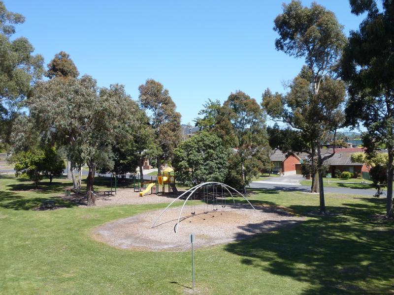 Moe - Apex Park and Lions Park, Waterloo Road: Playground at corner of Waterloo Rd and Mitchells Rd