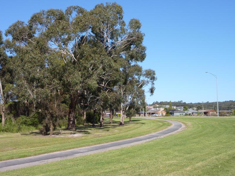 Moe - Around Moe: South-east corner of Old Gippstown Dr and Mountain Glen Dr