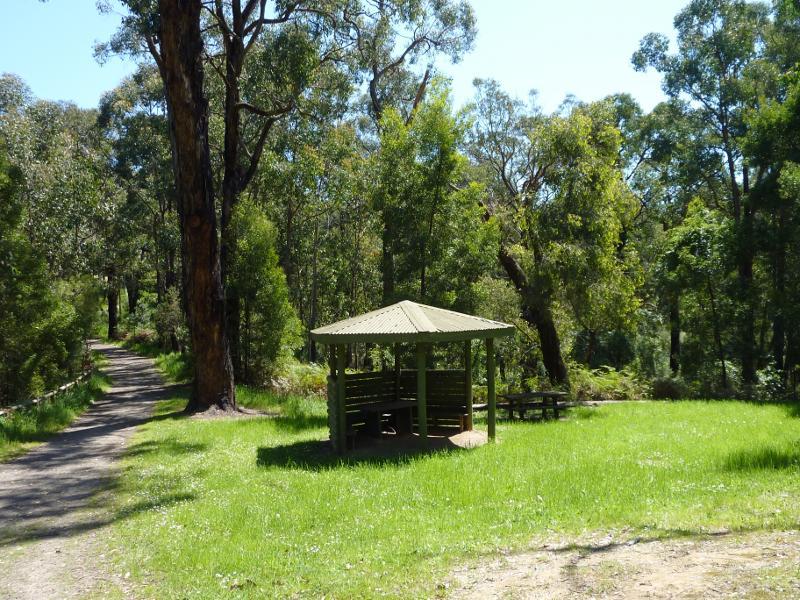 Moe - Edward Hunter Heritage Bush Reserve, Coalville Road: Picnic shelter near lake