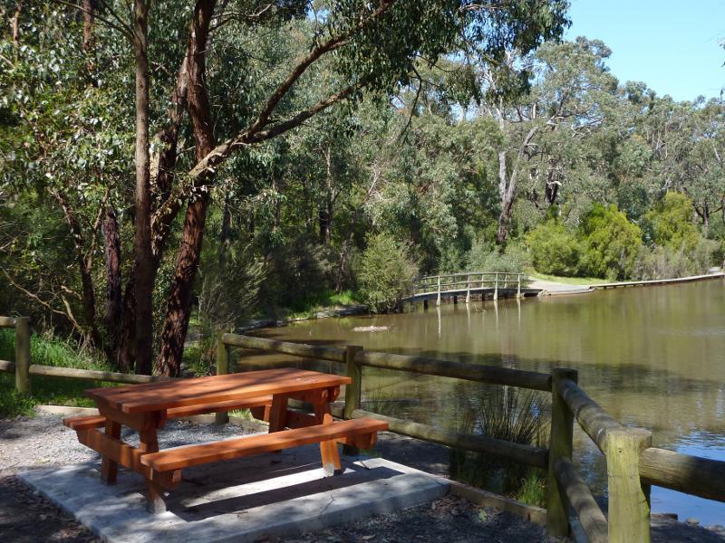 Moe - Edward Hunter Heritage Bush Reserve, Coalville Road: Table overlooking lake and boardwalk