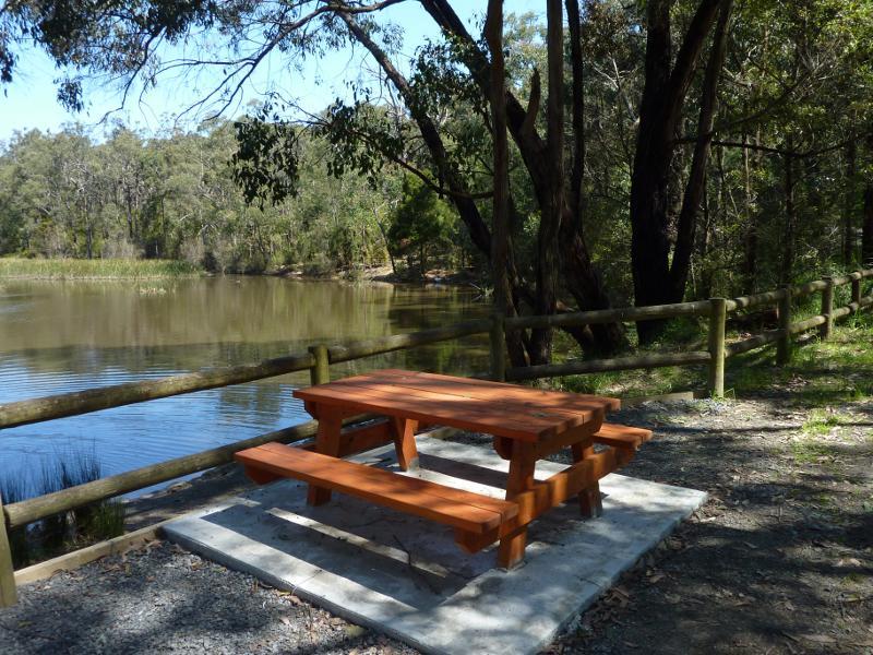 Moe - Edward Hunter Heritage Bush Reserve, Coalville Road: Table overlooking lake