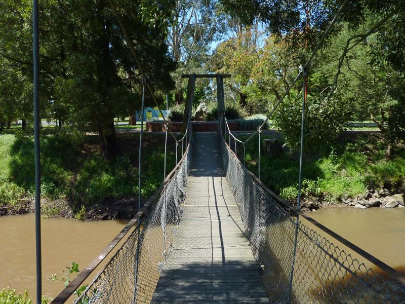 Moe - Moe Botanic Gardens along Narracan Creek: Footbridge across Narracan Creek near Narracan Dr