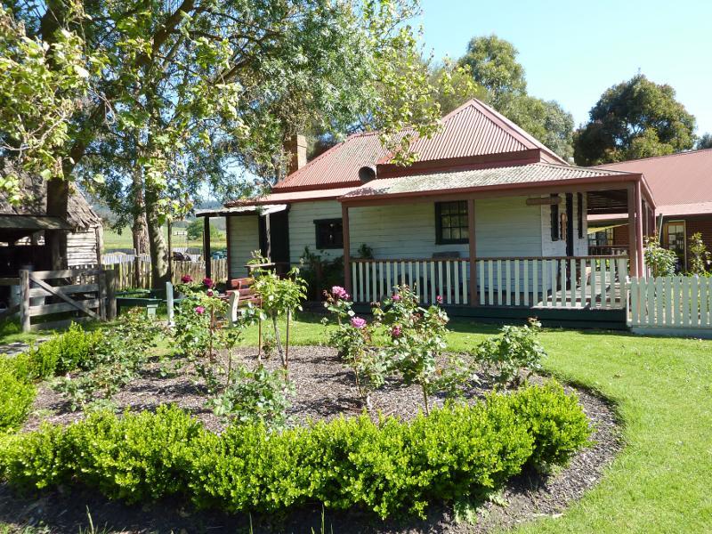 Moe - Gippsland Heritage Park, Lloyd Street: Ashdale farm house