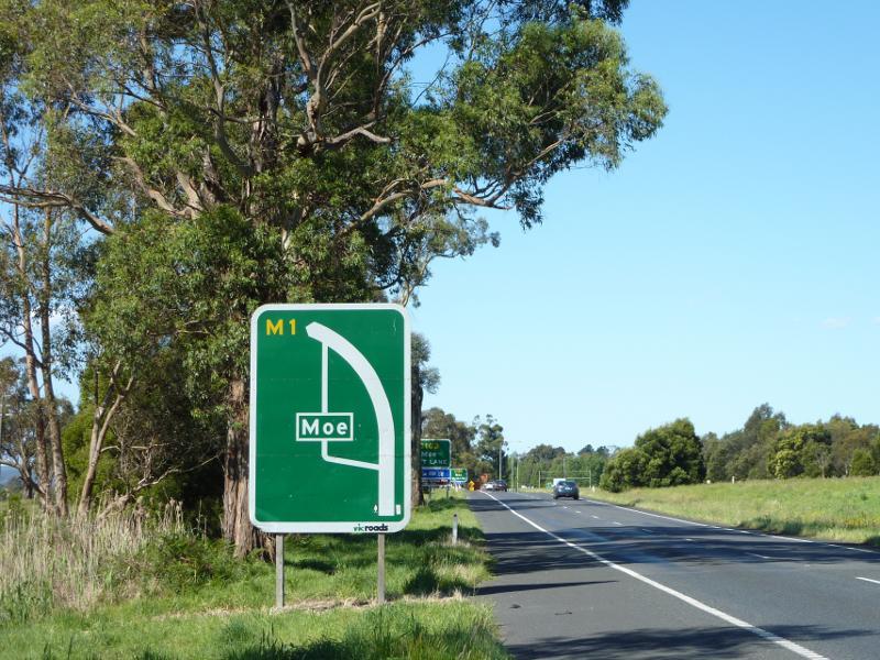 Moe - Princes Freeway and surroundings through Moe: View north-east along Princes Fwy approaching Lloyd St exit