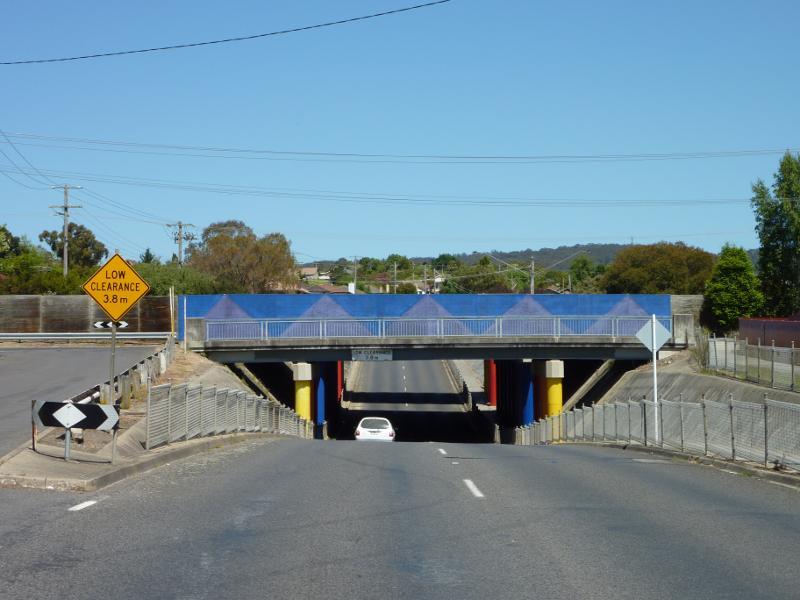 Moe - Princes Freeway and surroundings through Moe: View south along Wirraway St towards Princes Fwy overpass
