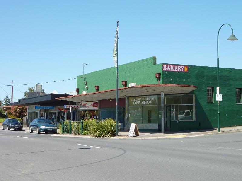 Moe - Newborough commercial centre, Rutherglen Road: Corner of Monash Rd and Rutherglen Rd