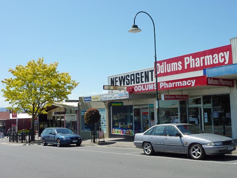 Moe - Newborough commercial centre, Rutherglen Road: Shops along eastern side of Rutherglen Rd