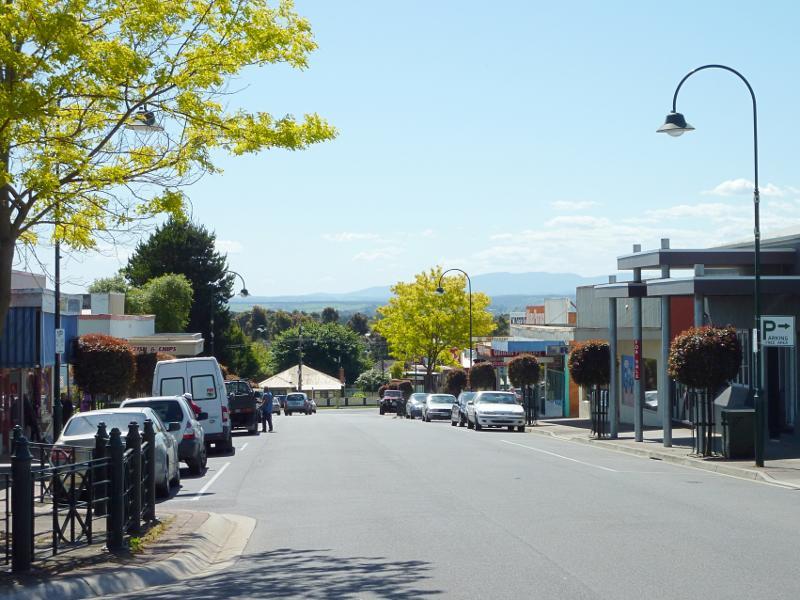 Moe - Newborough commercial centre, Rutherglen Road: View north-west along Rutherglen Rd