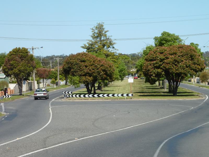 Moe - Newborough at Old Sale Road: View south-east along Old Sale Rd towards Northern Av