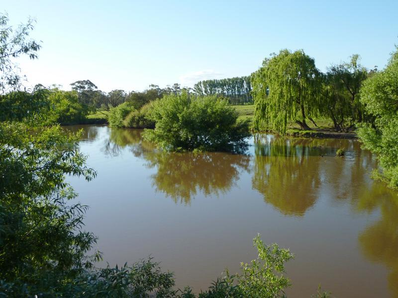 Moe - West side of Lake Narracan along Becks Bridge Road: View north-west over La Trobe River from bridge