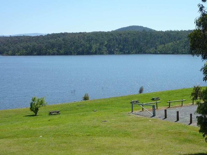 Moe - Blue Rock Lake recreation area and boat ramp, off Spillway Road: Northerly view across lake
