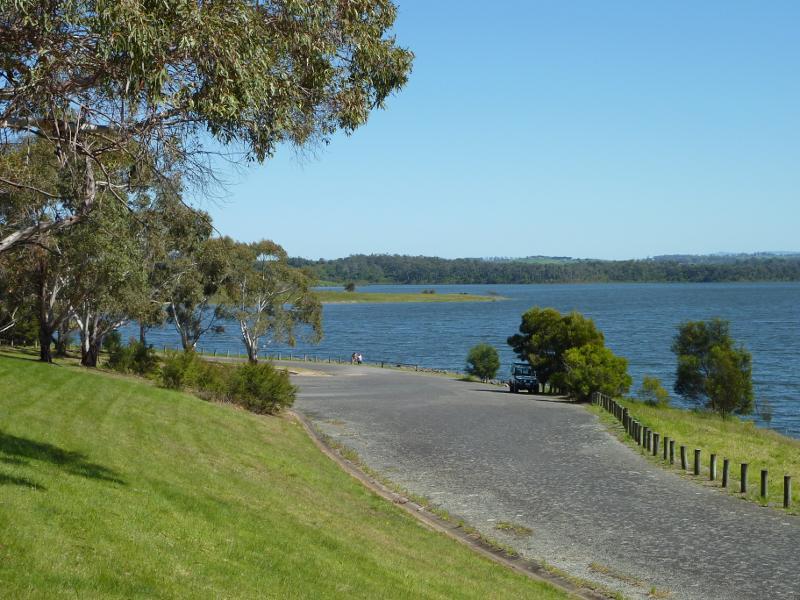 Moe - Blue Rock Lake recreation area and boat ramp, off Spillway Road: View along lake towards boat ramp