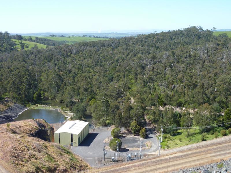 Moe - Blue Rock Lake embankment and spillway: View south-east from embankment towards lake at base of spillway