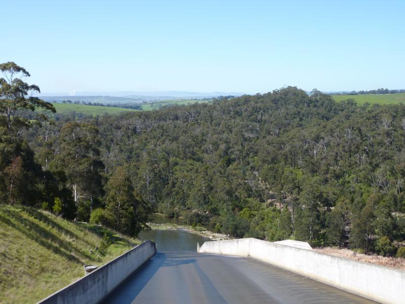 Moe - Blue Rock Lake embankment and spillway: View down spillway from bridge at Spillway Rd