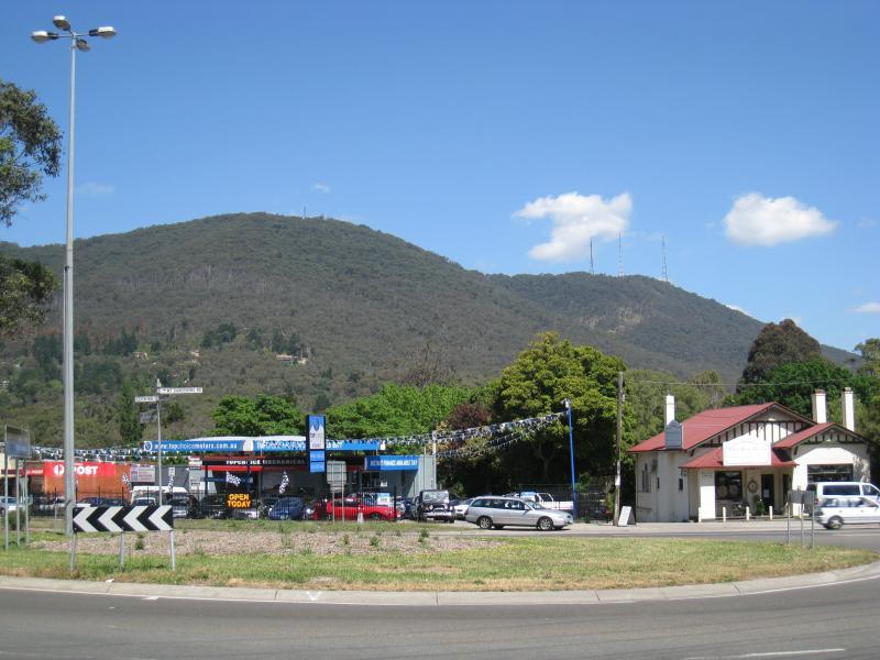 Montrose - Shops and commercial centre, Mt Dandenong Tourist Road - View south across roundabout at start of Mt Dandenong Tourist Rd