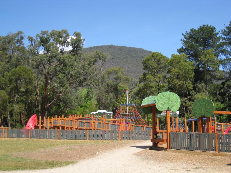 Montrose - Montrose Recreation Reserve, Mt Dandenong Tourist Road: Playground near entrance
