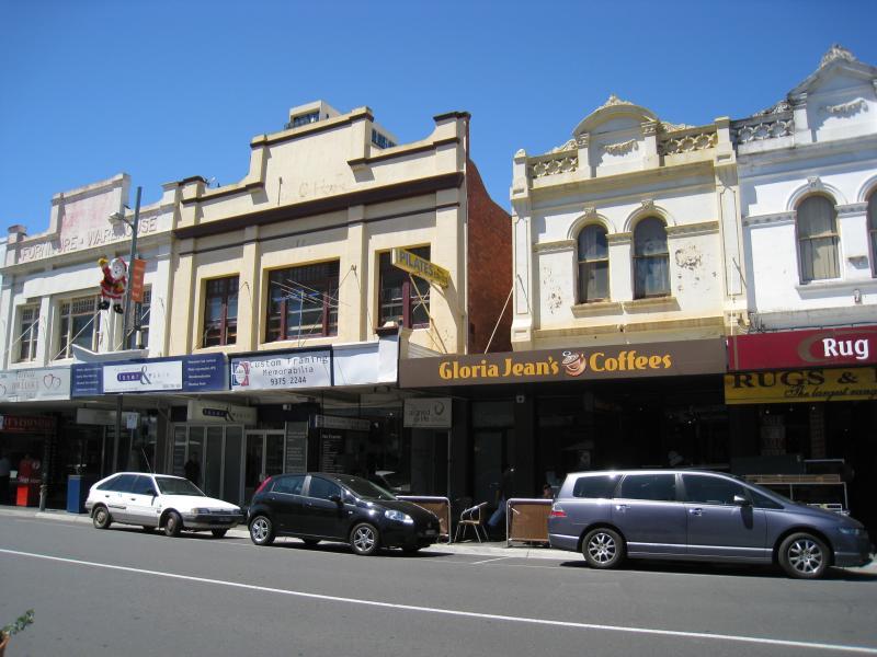 Moonee Ponds - Shops and commercial centre, Puckle Street and adjoining streets: Shops along southern side of Puckle St