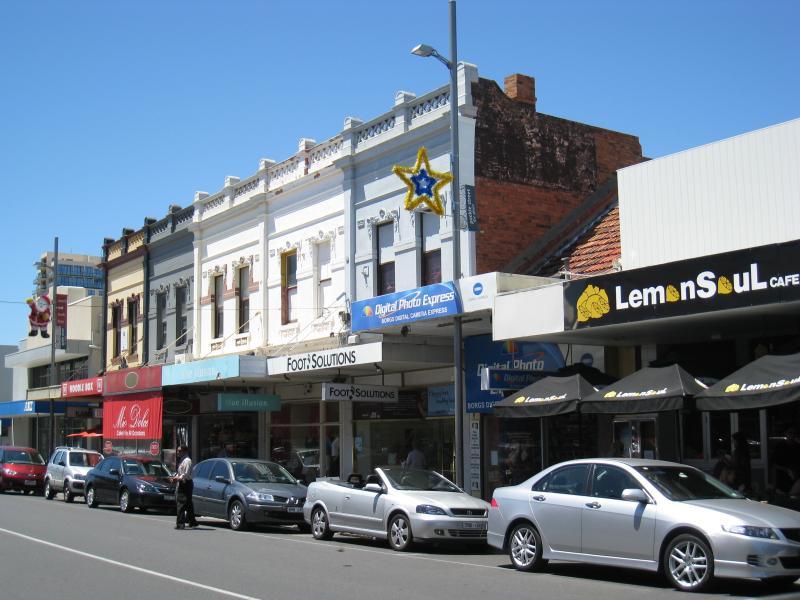 Moonee Ponds - Shops and commercial centre, Puckle Street and adjoining streets: View east along Puckle St towards Pratt St