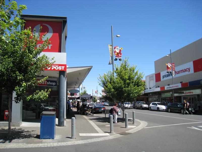 Moonee Ponds - Shops and commercial centre, Puckle Street and adjoining streets: Post office, view west along Puckle St at Shuter St