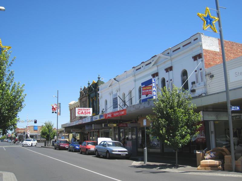 Moonee Ponds - Shops and commercial centre, Puckle Street and adjoining streets: View west along Puckle St towards Margaret St