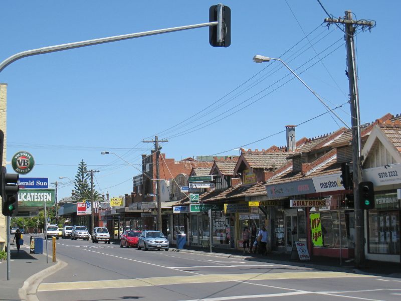 Moonee Ponds - Shops and commercial centre, Puckle Street and adjoining streets - View west along Holmes Rd at Norwood Cr