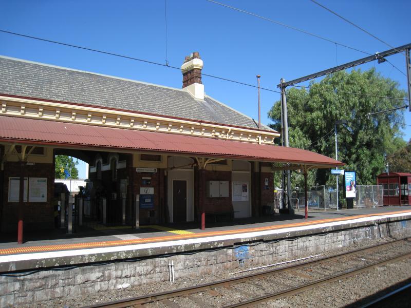 Moonee Ponds - Shops and commercial centre, Puckle Street and adjoining streets: Platform at Moonee Ponds railway station